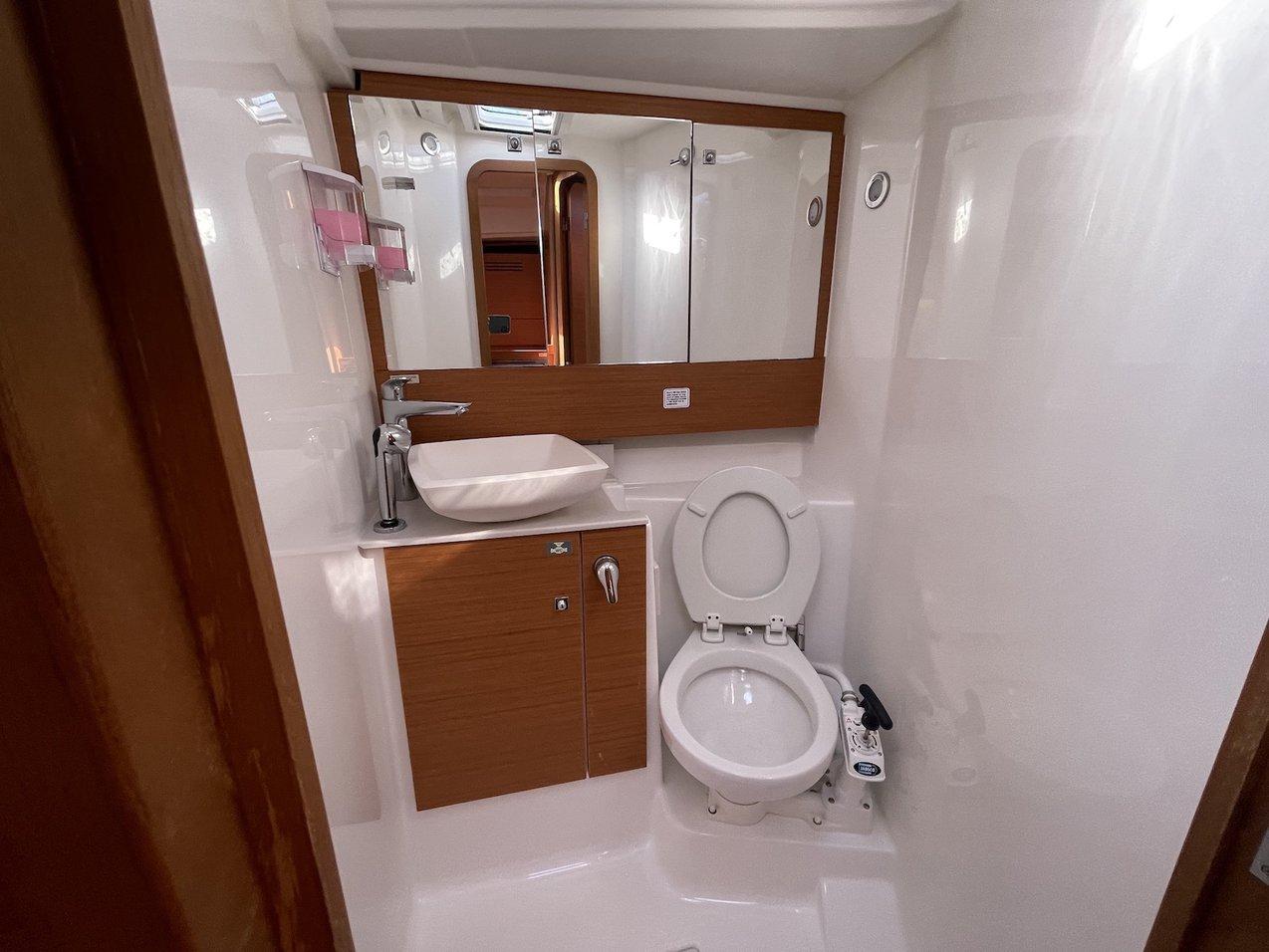 Dufour 430 GL, picture 11