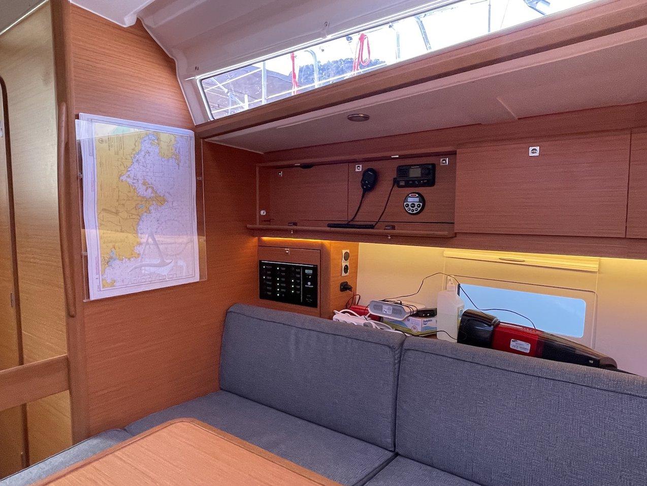 Dufour 430 GL, picture 5