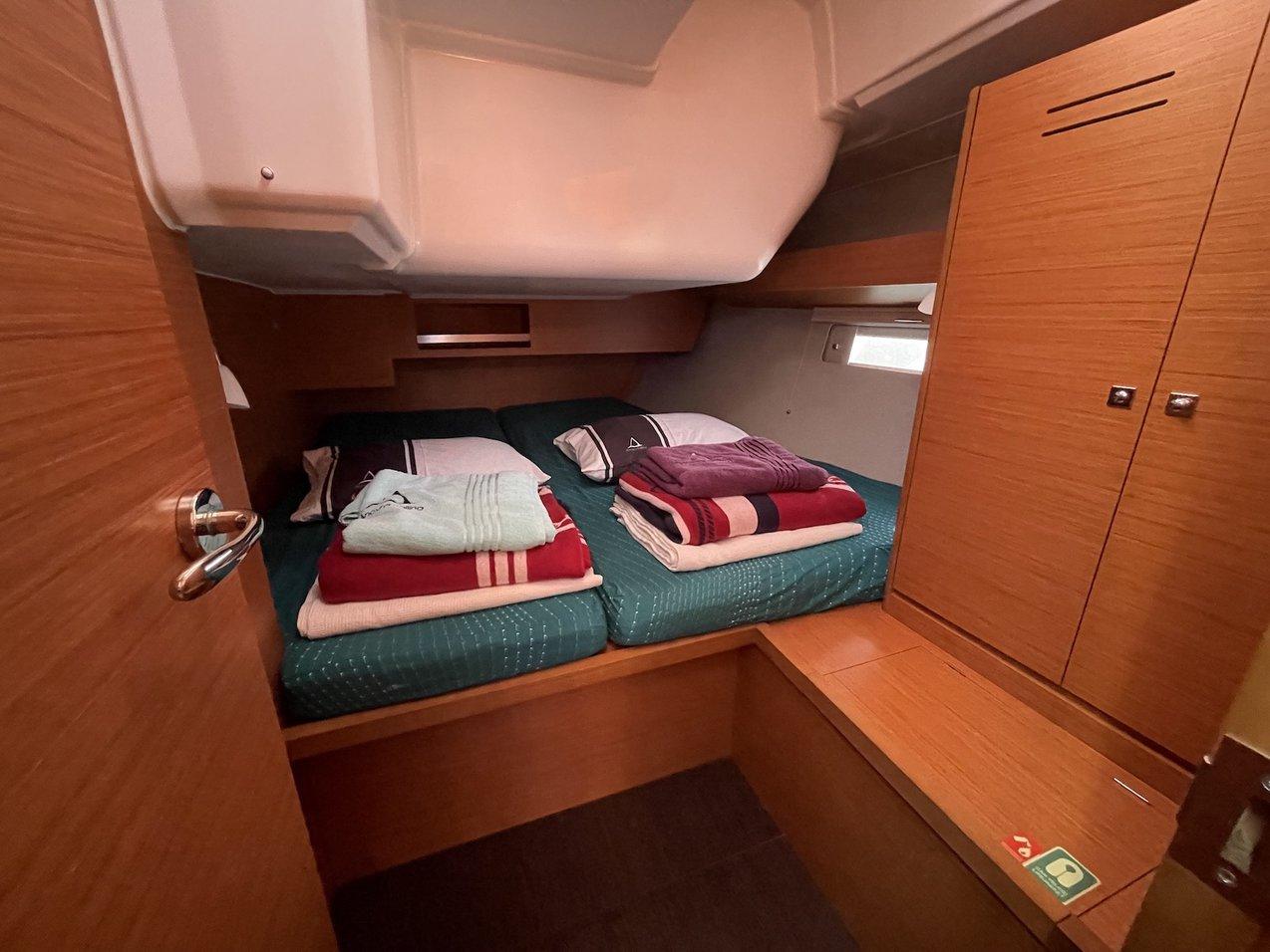 Dufour 430 GL, picture 7