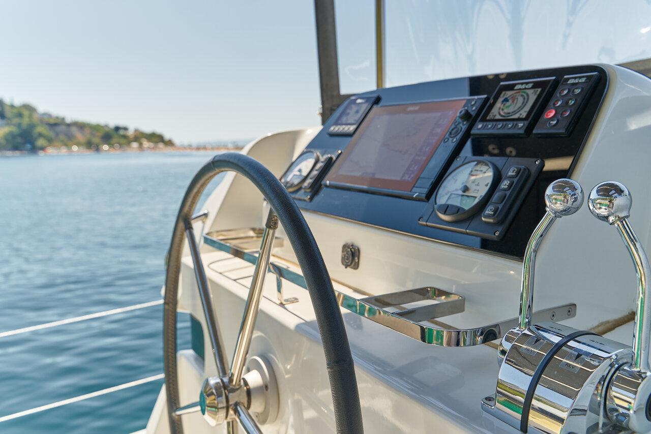 Lagoon 42 - 3 + 1 cab., picture 16