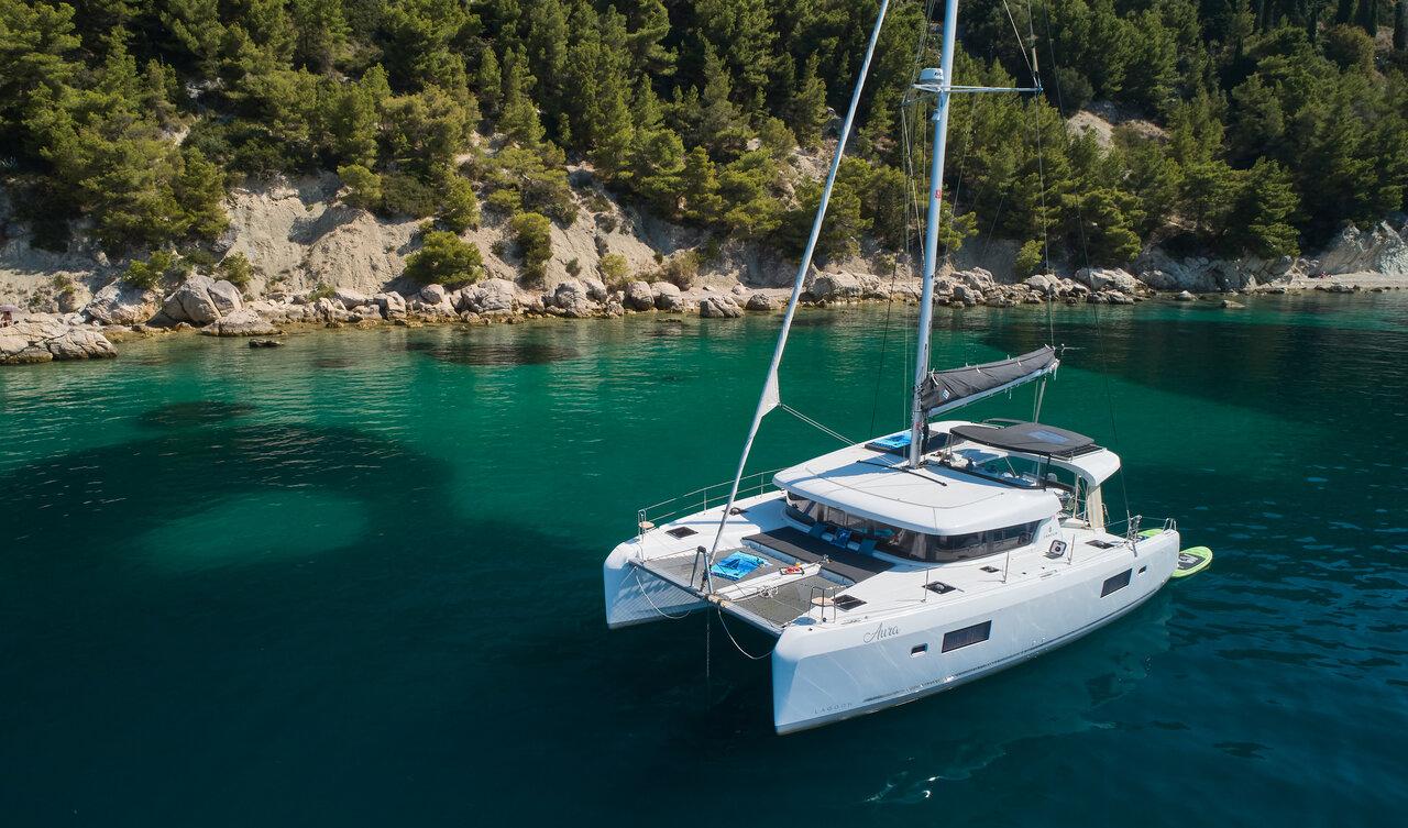 Lagoon 42 - 3 + 1 cab., picture 3