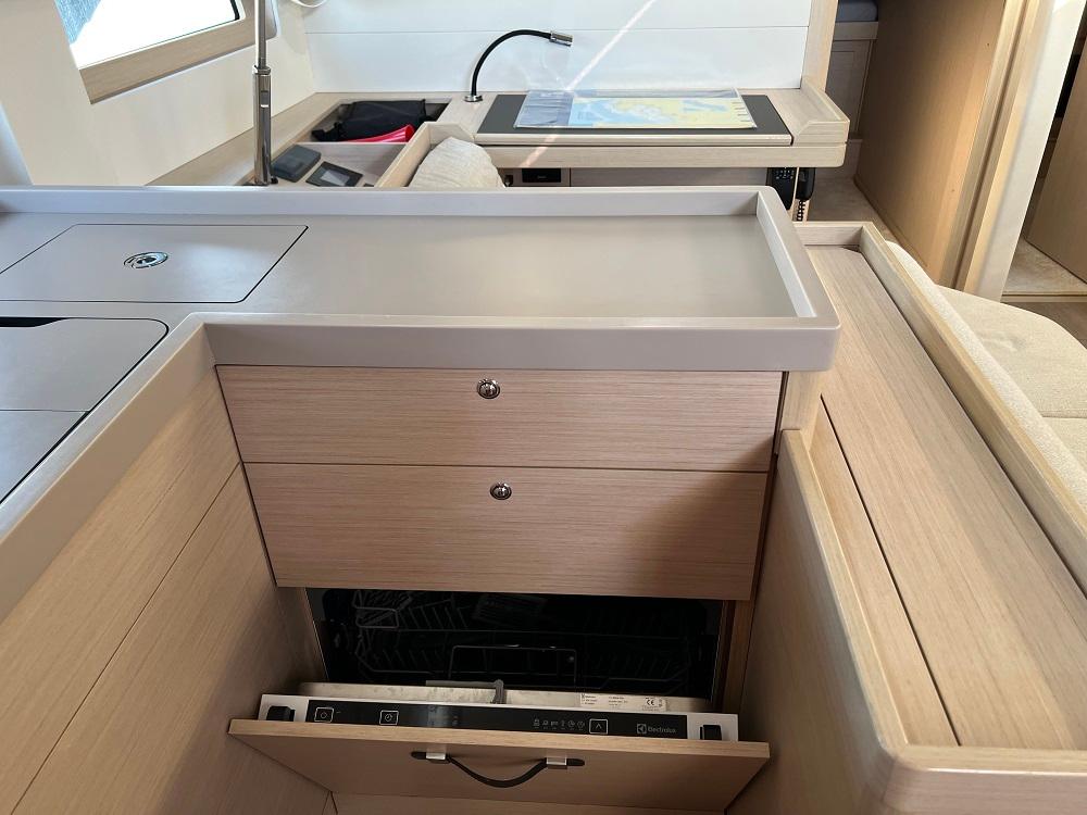 Oceanis 51.1 - 5 + 1 cab., picture 12