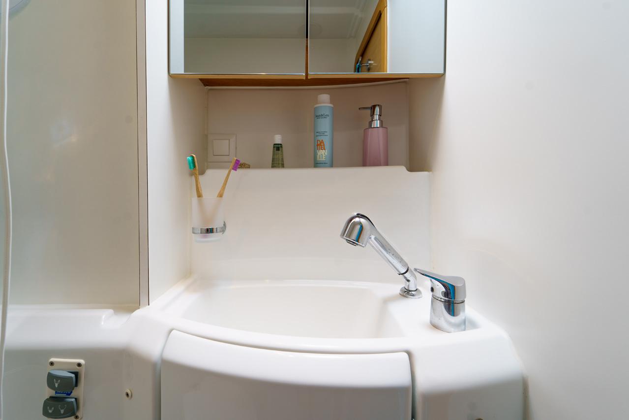 Lagoon 400 S2 - 4 + 2 cab., picture 19