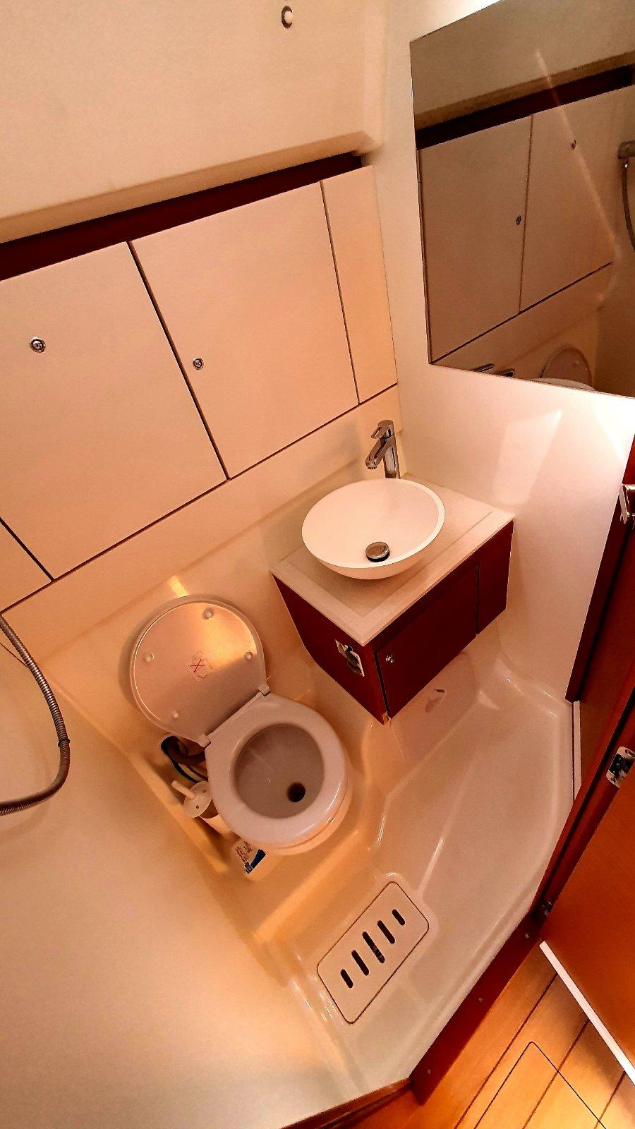 Jeanneau 54 - 5 + 1 cab.	, picture 12