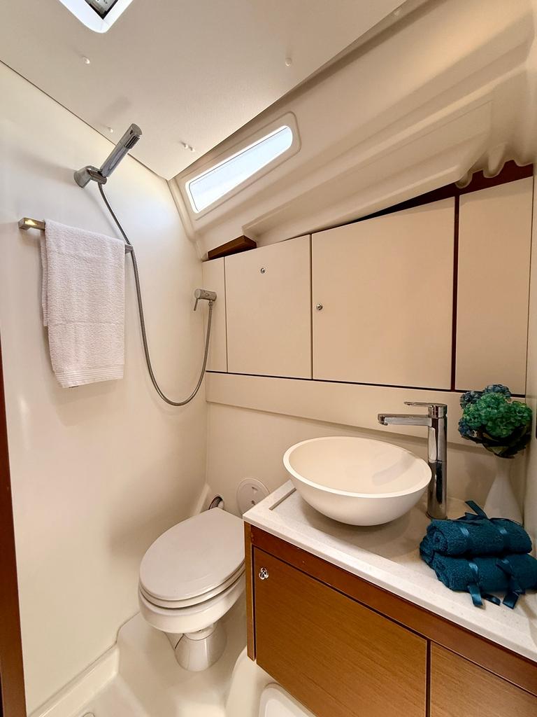 Jeanneau 54 - 5 + 1 cab.	, picture 16