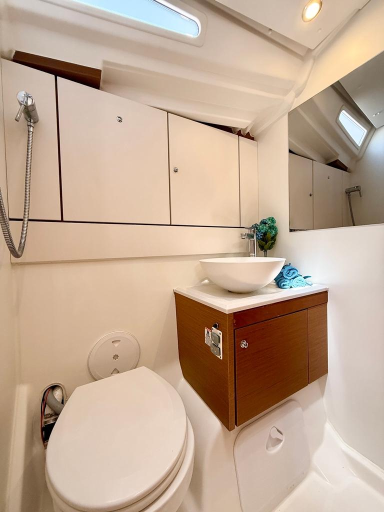 Jeanneau 54 - 5 + 1 cab.	, picture 15