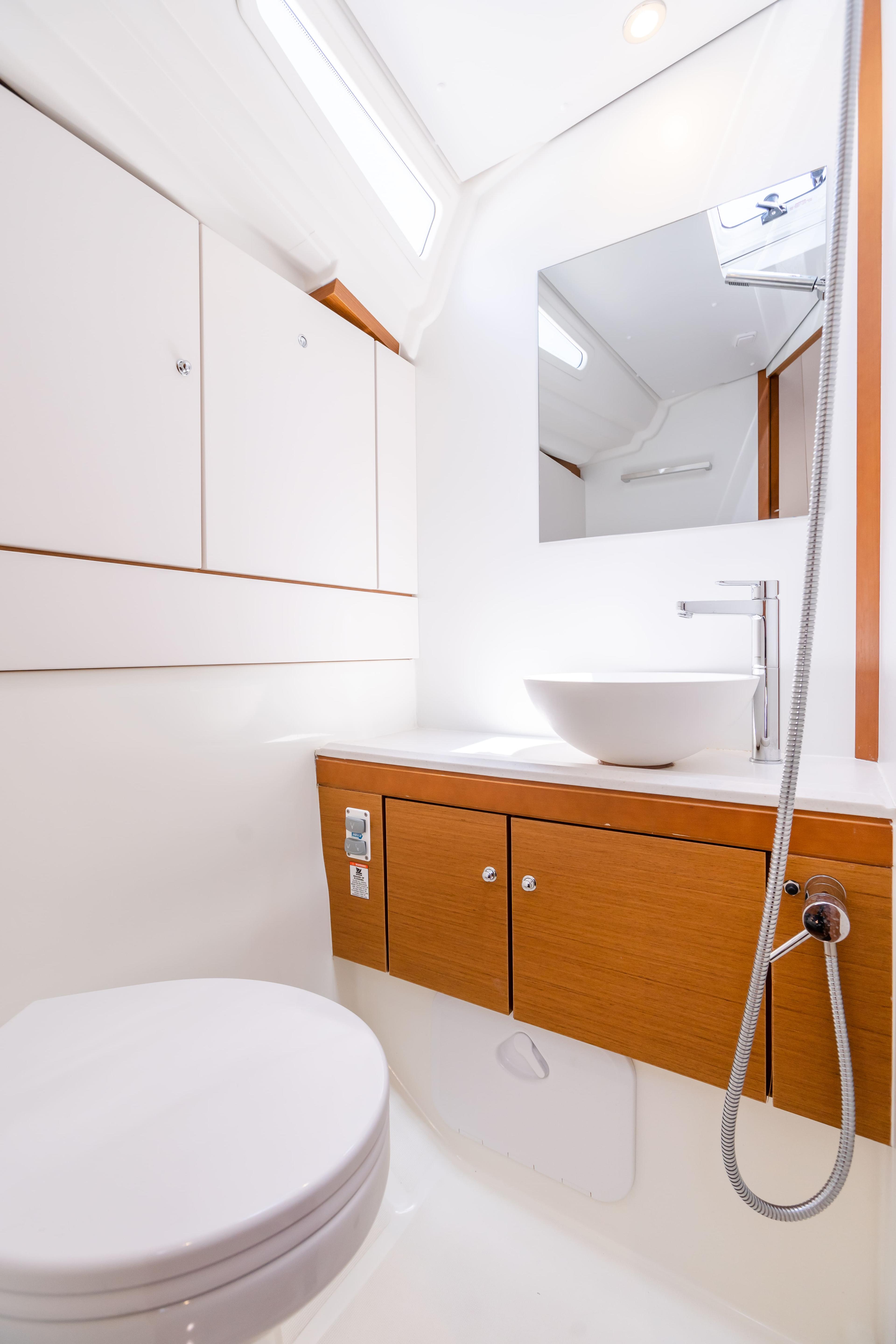 Jeanneau 54 - 5 + 1 cab.	, picture 11