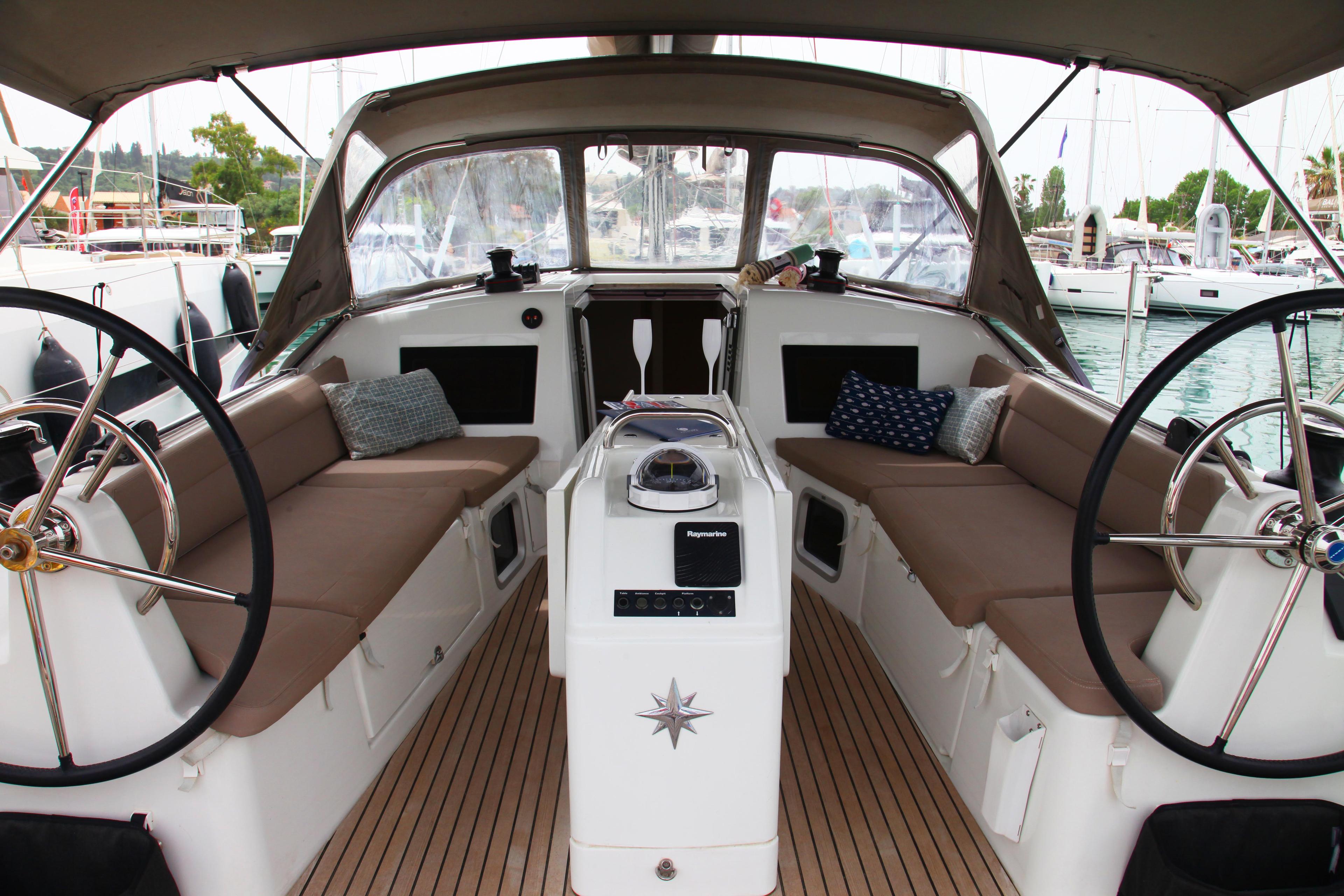 Sun Odyssey 410 - 3 cab., picture 3
