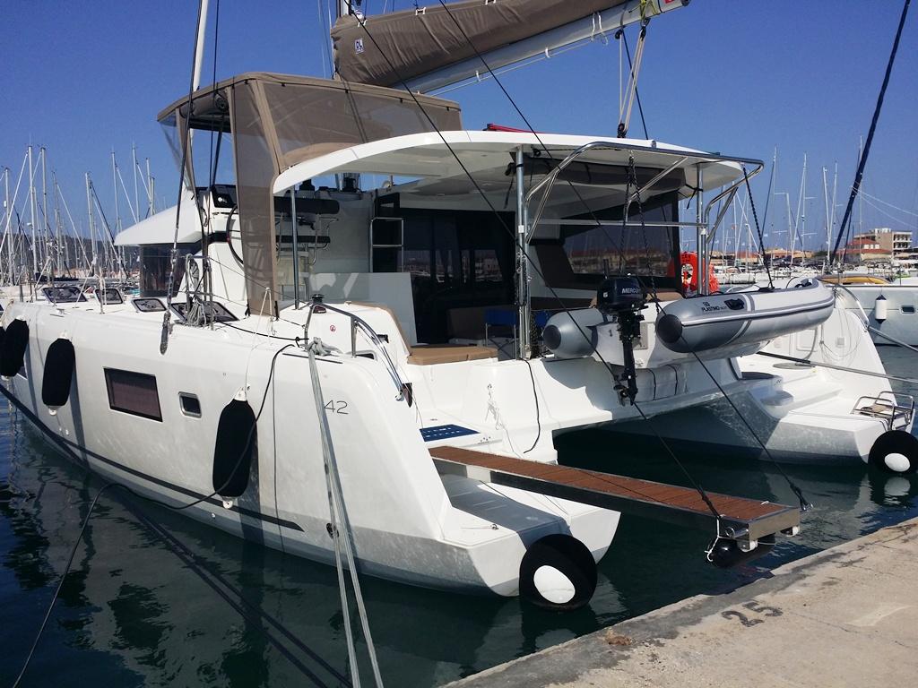 Lagoon 42 - 4 + 2 cab., picture 3