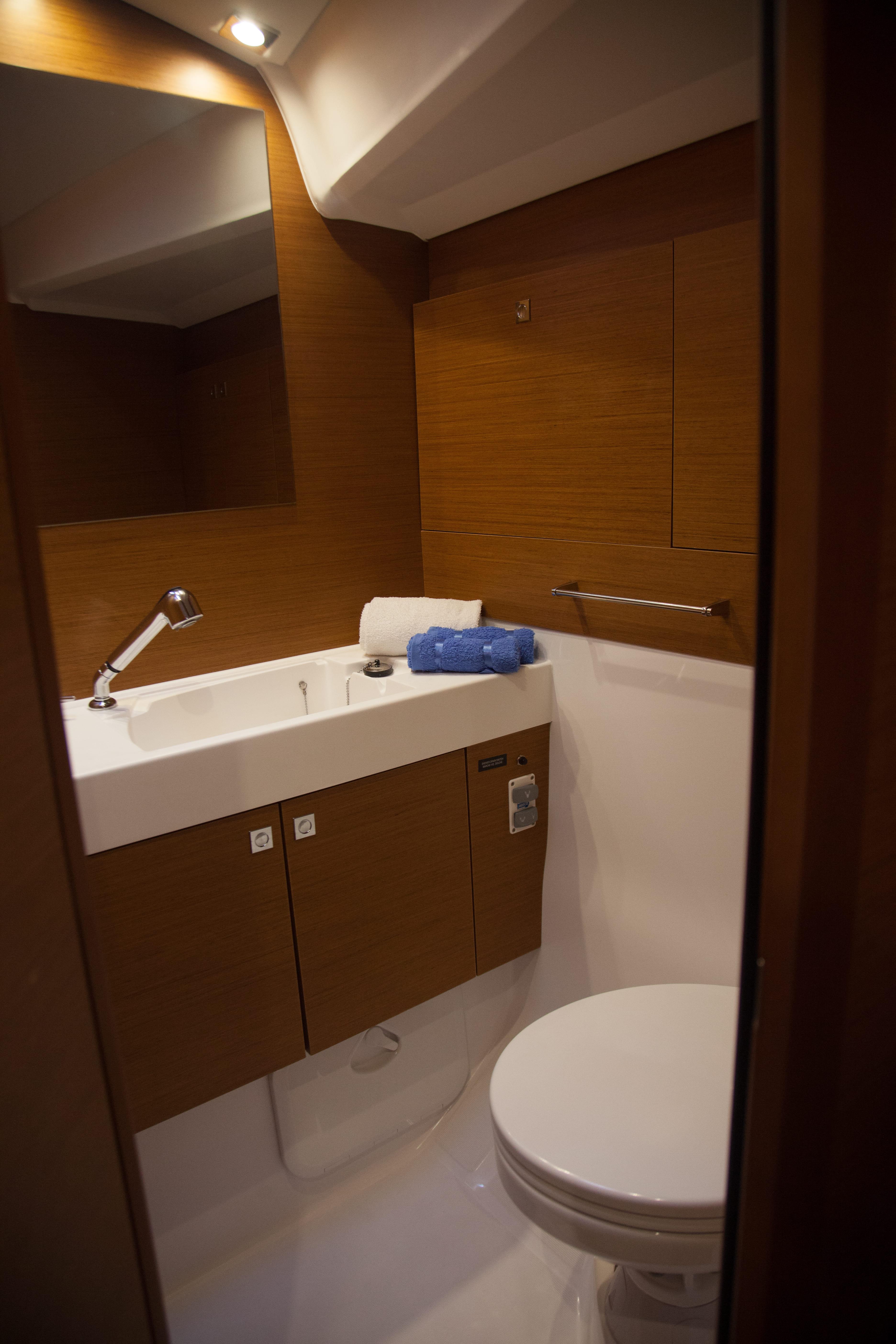 Sun Odyssey 519 - 5 cab., picture 6