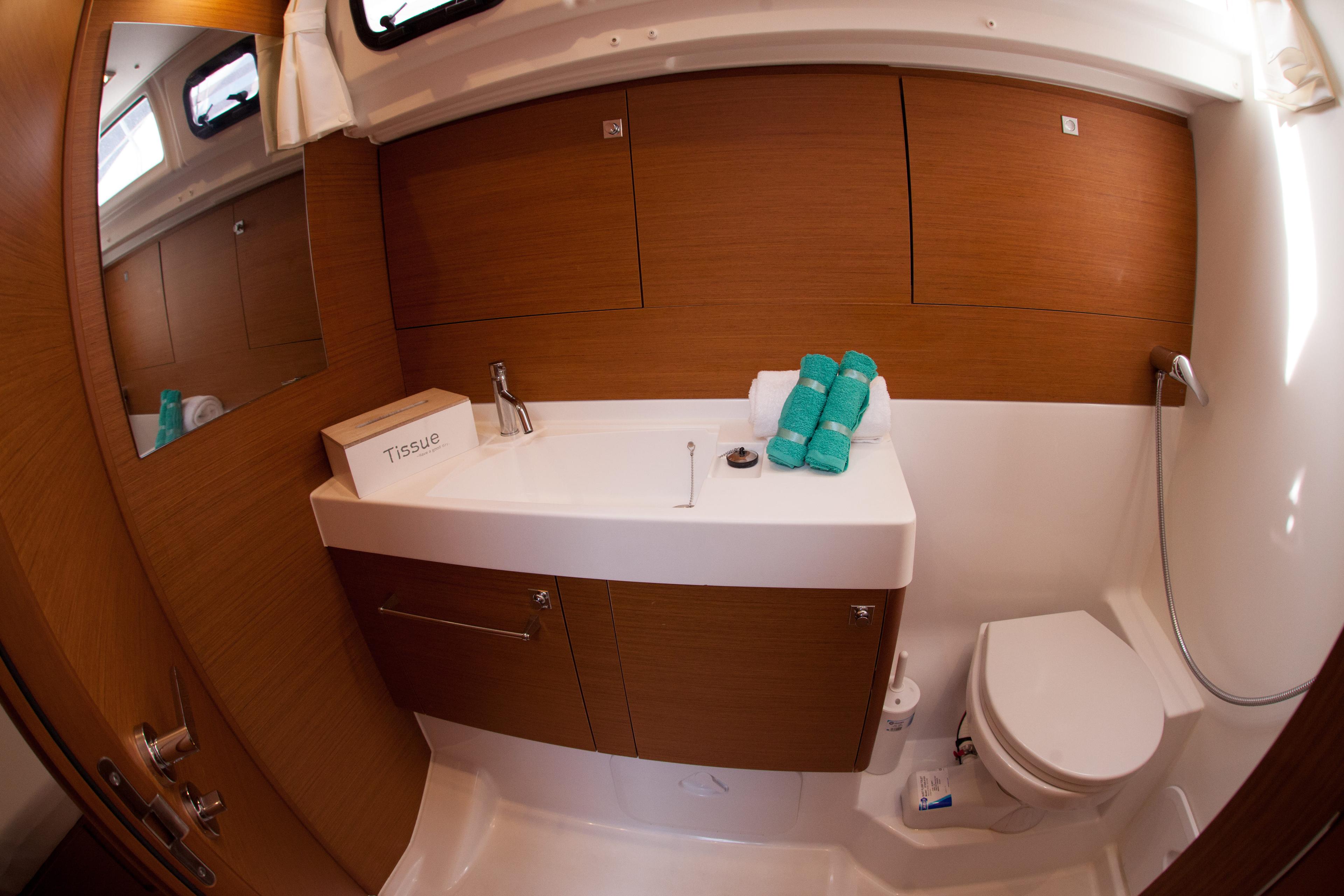 Sun Odyssey 519 - 5 cab., picture 12