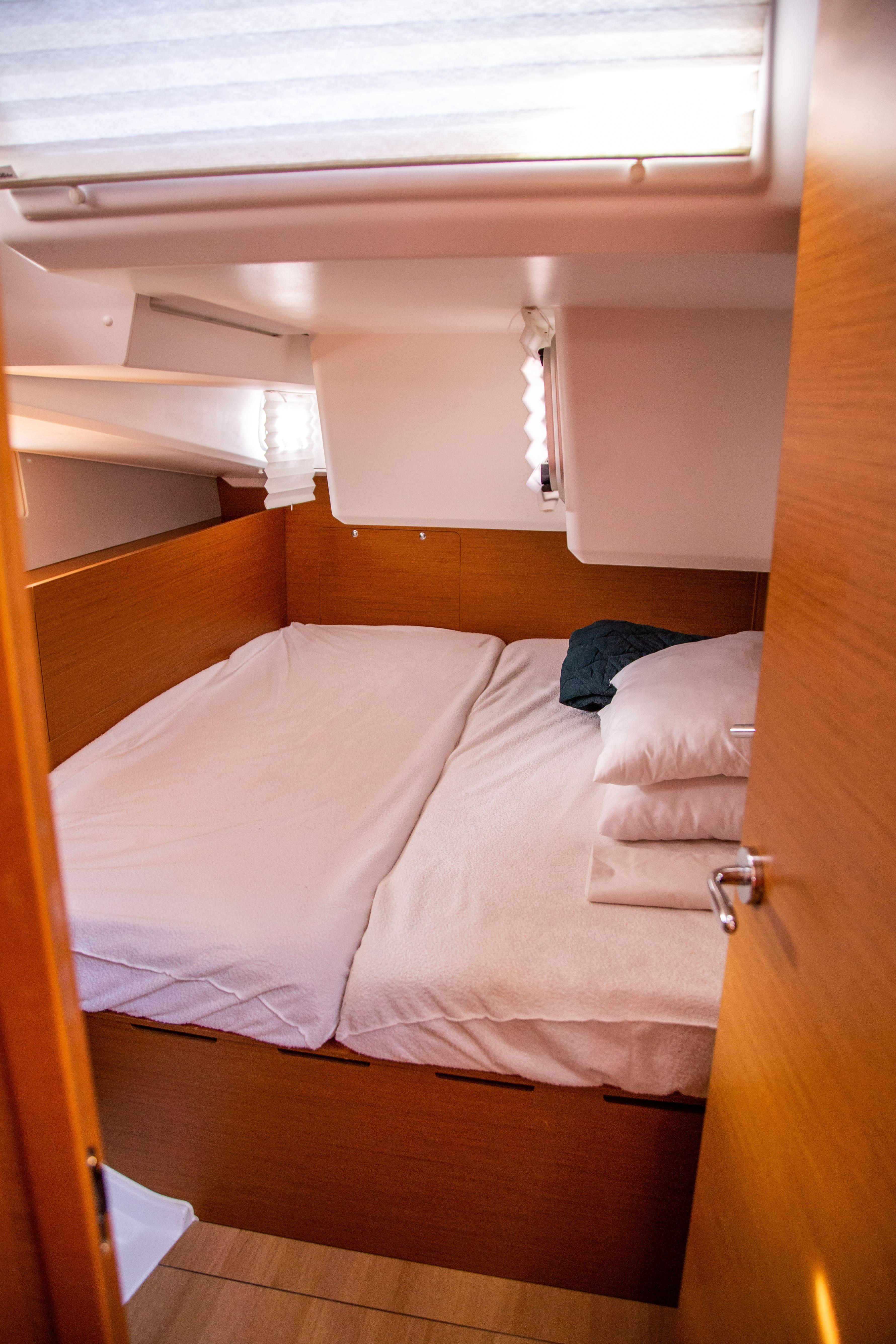 Sun Odyssey 490 - 5 cab., picture 5