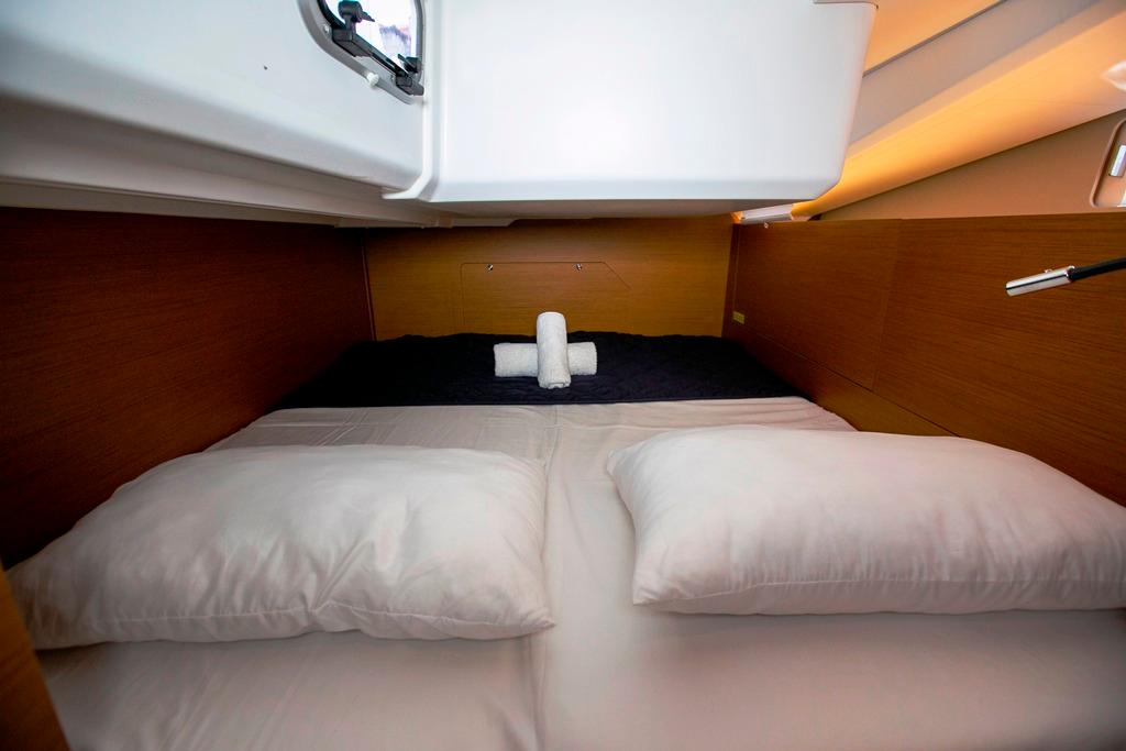 Sun Odyssey 440 - 4 cab., picture 11