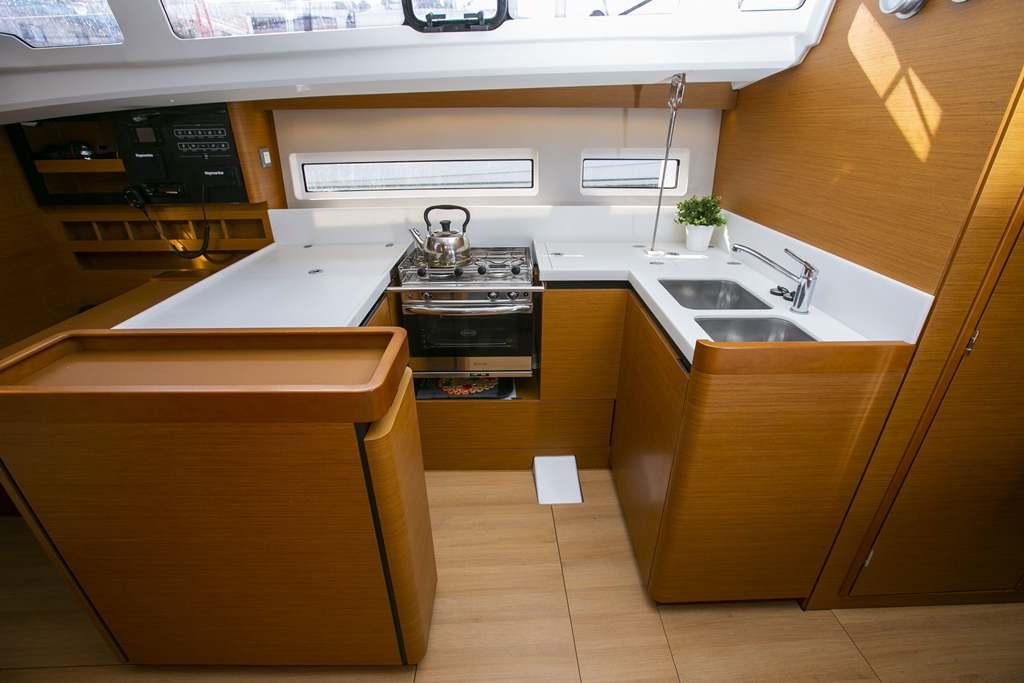 Sun Odyssey 440 - 4 cab., picture 9