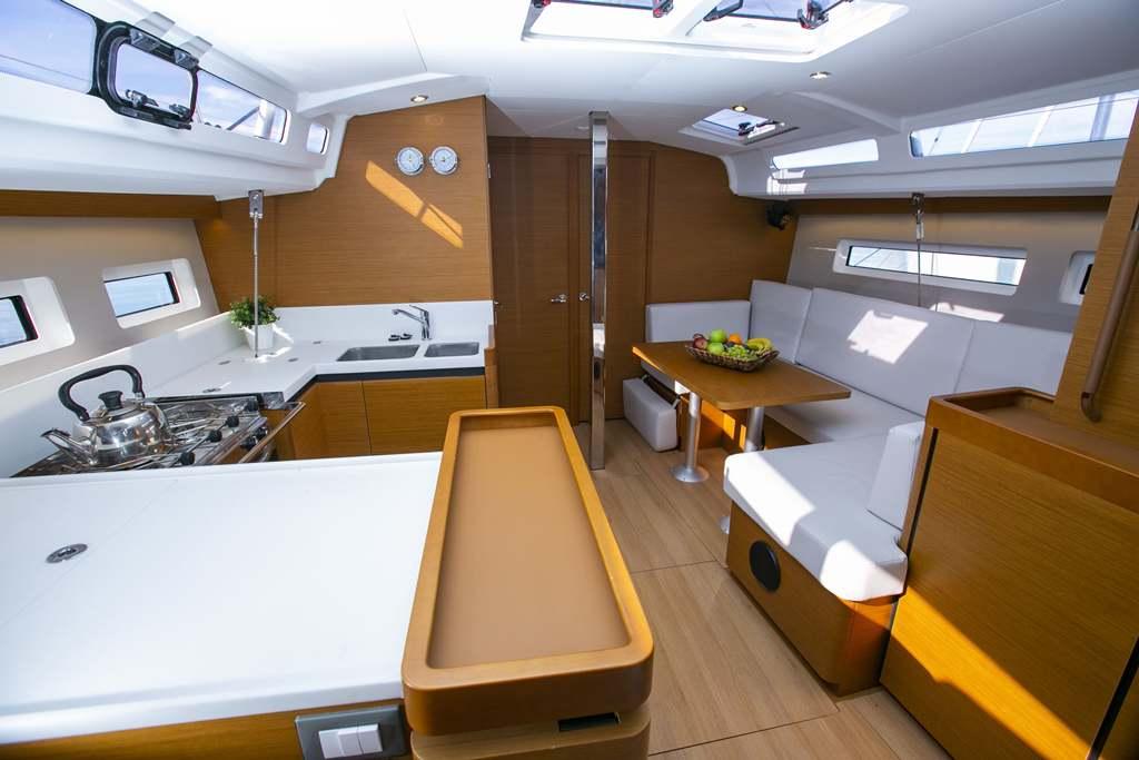 Sun Odyssey 440 - 4 cab., picture 6