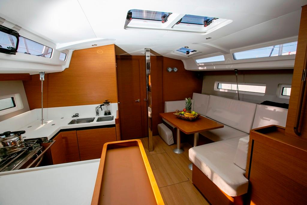 Sun Odyssey 440 - 4 cab., picture 7