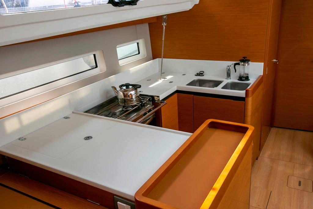 Sun Odyssey 440 - 4 cab., picture 8
