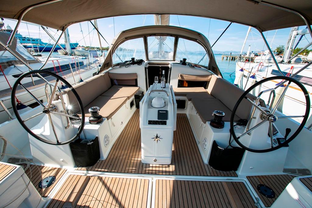 Sun Odyssey 440 - 4 cab., picture 4