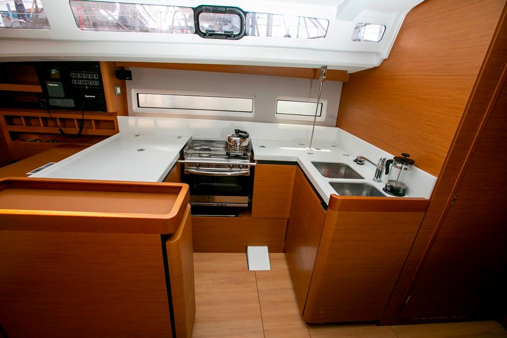 Sun Odyssey 440 - 4 cab., picture 9