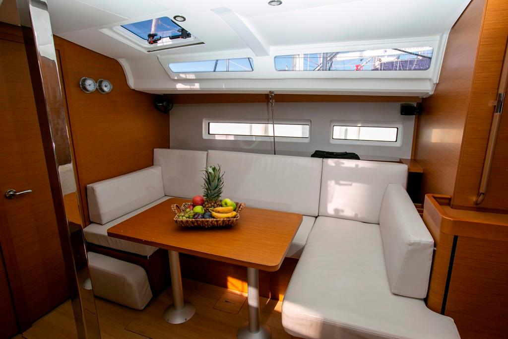 Sun Odyssey 440 - 4 cab., picture 10