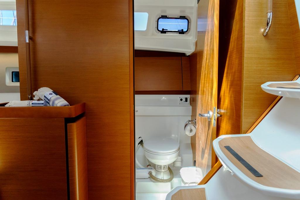 Sun Odyssey 440 - 4 cab., picture 13