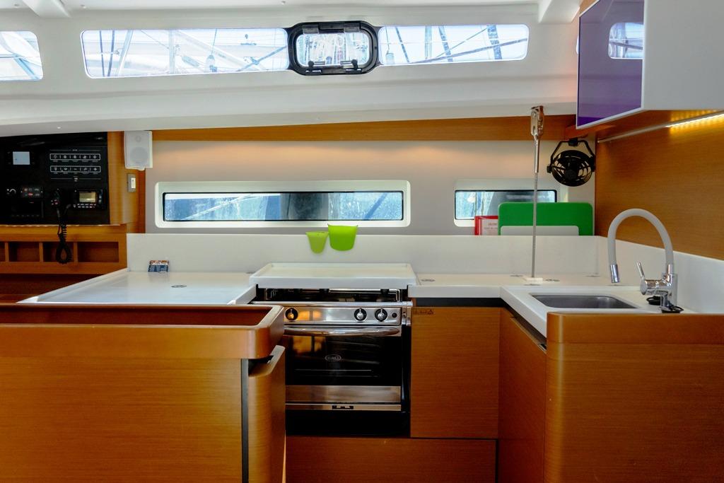 Sun Odyssey 440 - 4 cab., picture 7