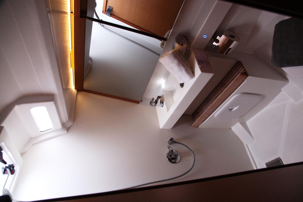 Sun Odyssey 440 - 4 cab., picture 10