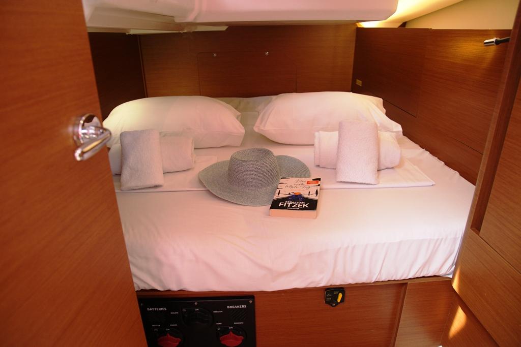 Sun Odyssey 440 - 4 cab., picture 7