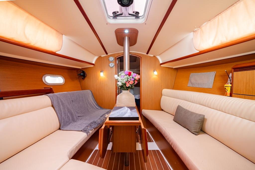 Sun Odyssey 32i, picture 5