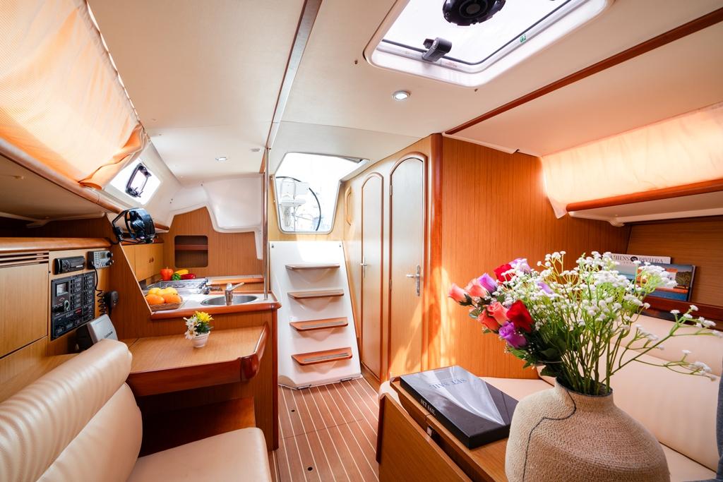 Sun Odyssey 32i, picture 6