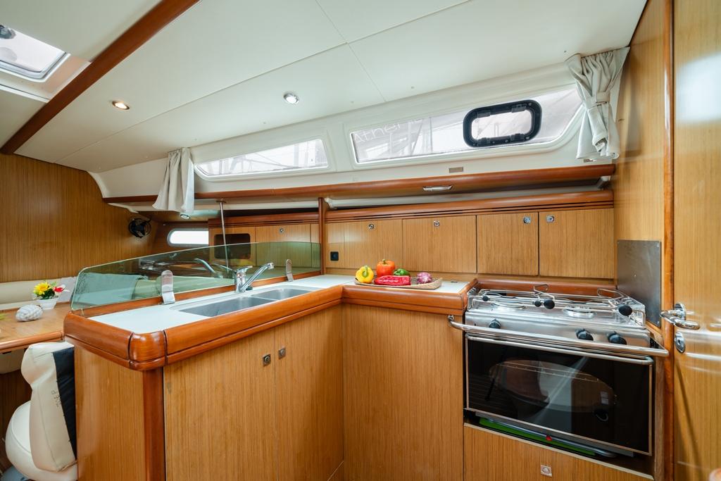 Sun Odyssey 36i, picture 5