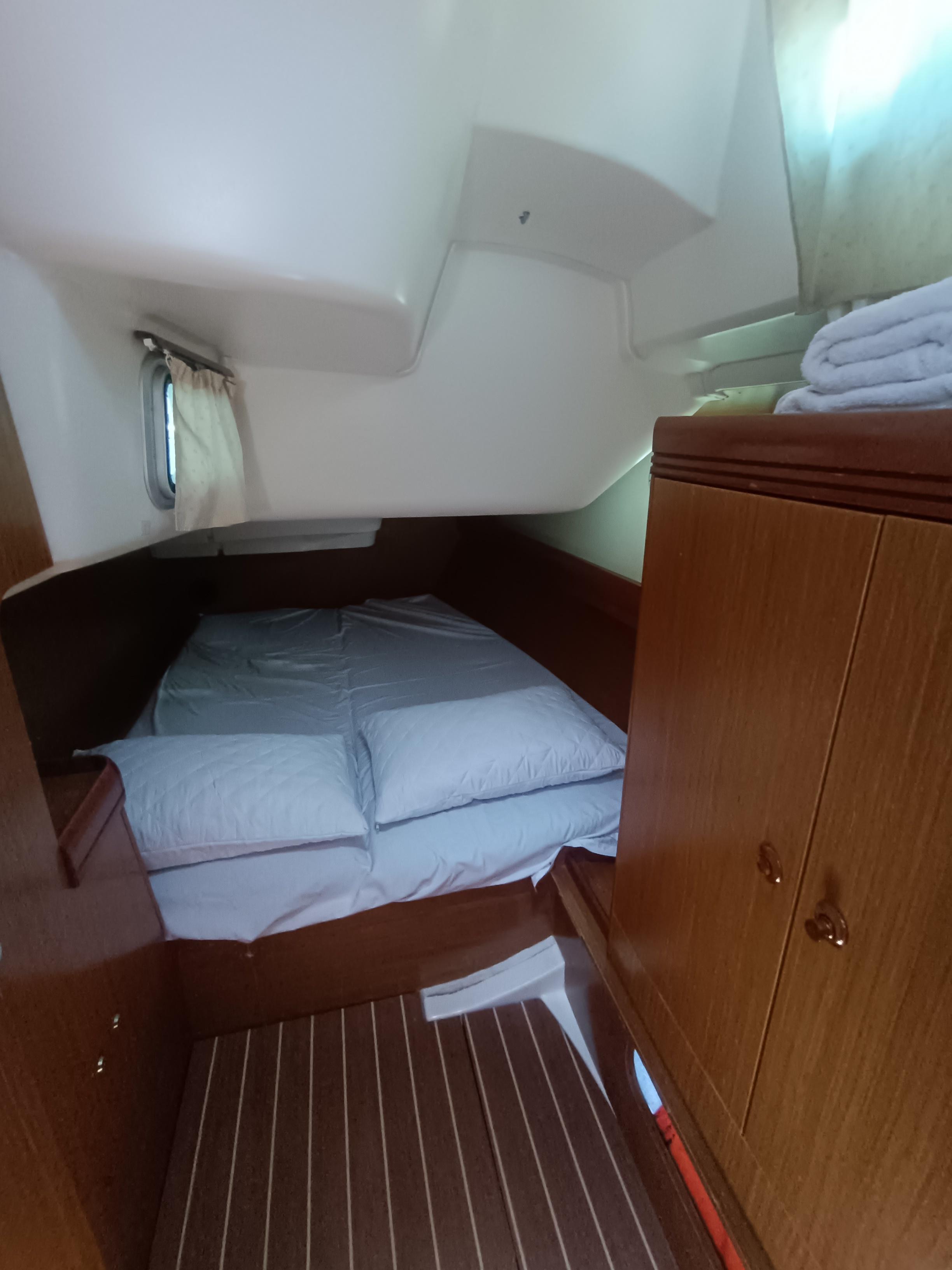 Sun Odyssey 42i, picture 11