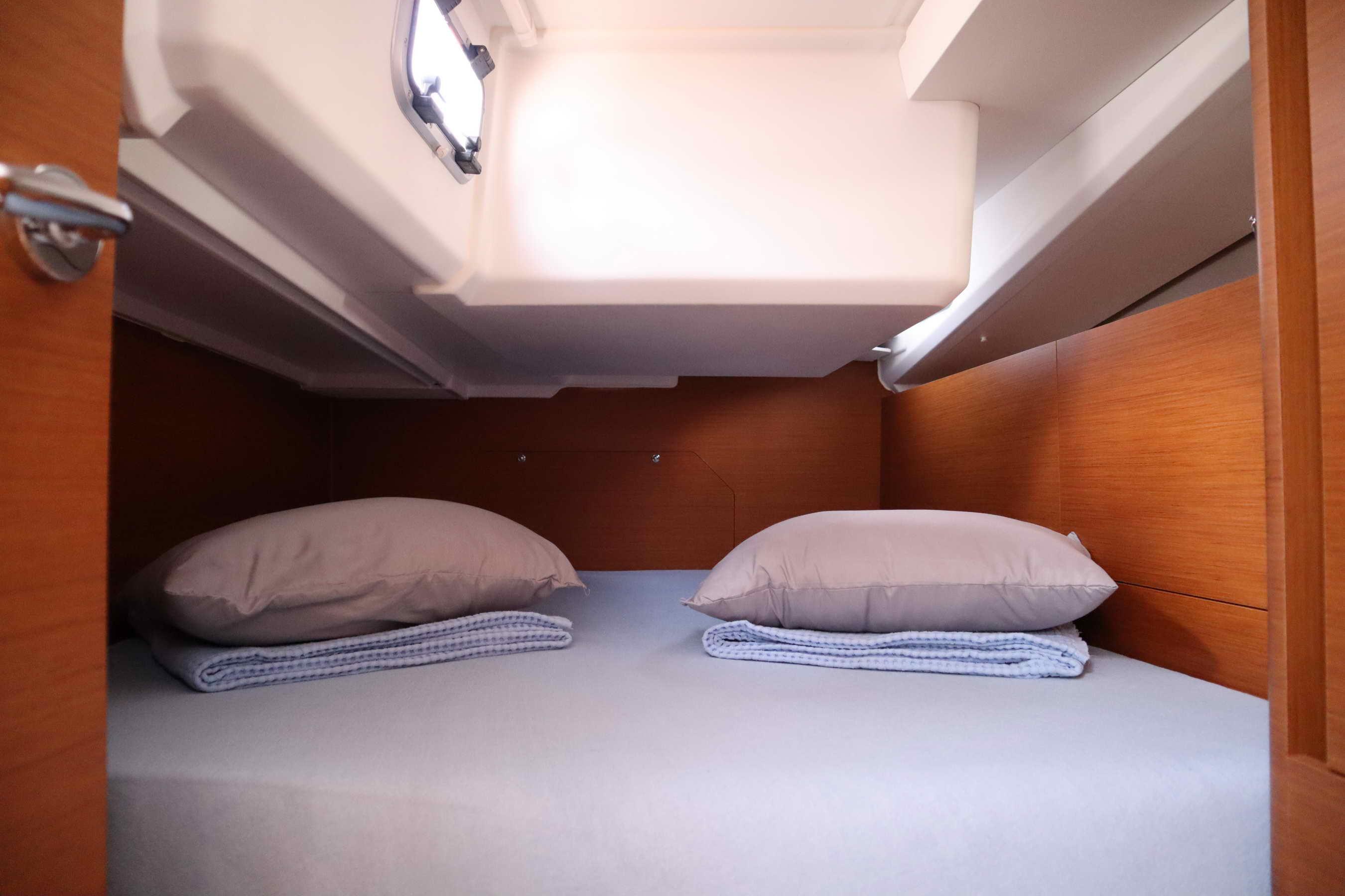 Sun Odyssey 440 - 4 cab., picture 13