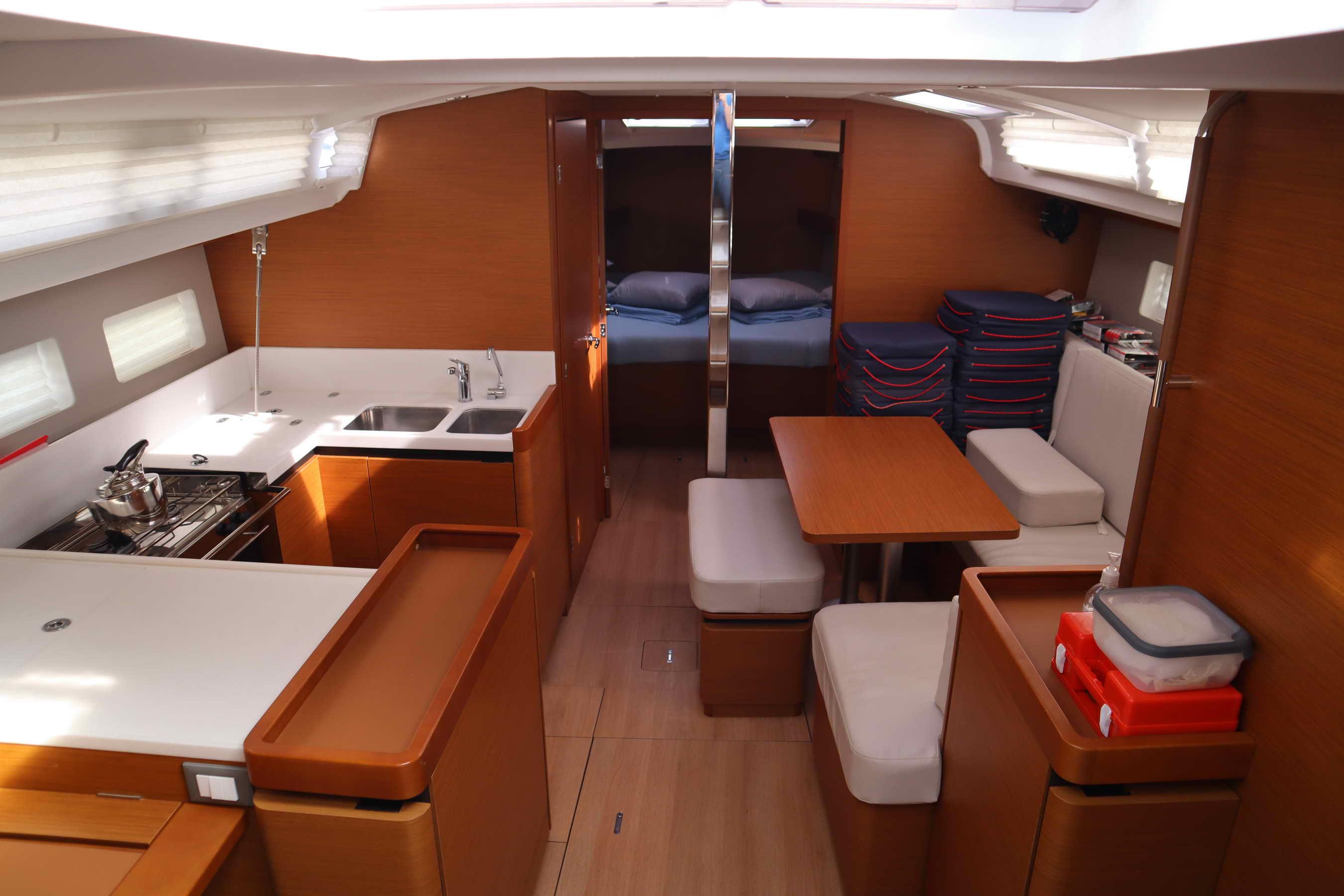 Sun Odyssey 440 - 4 cab., picture 6