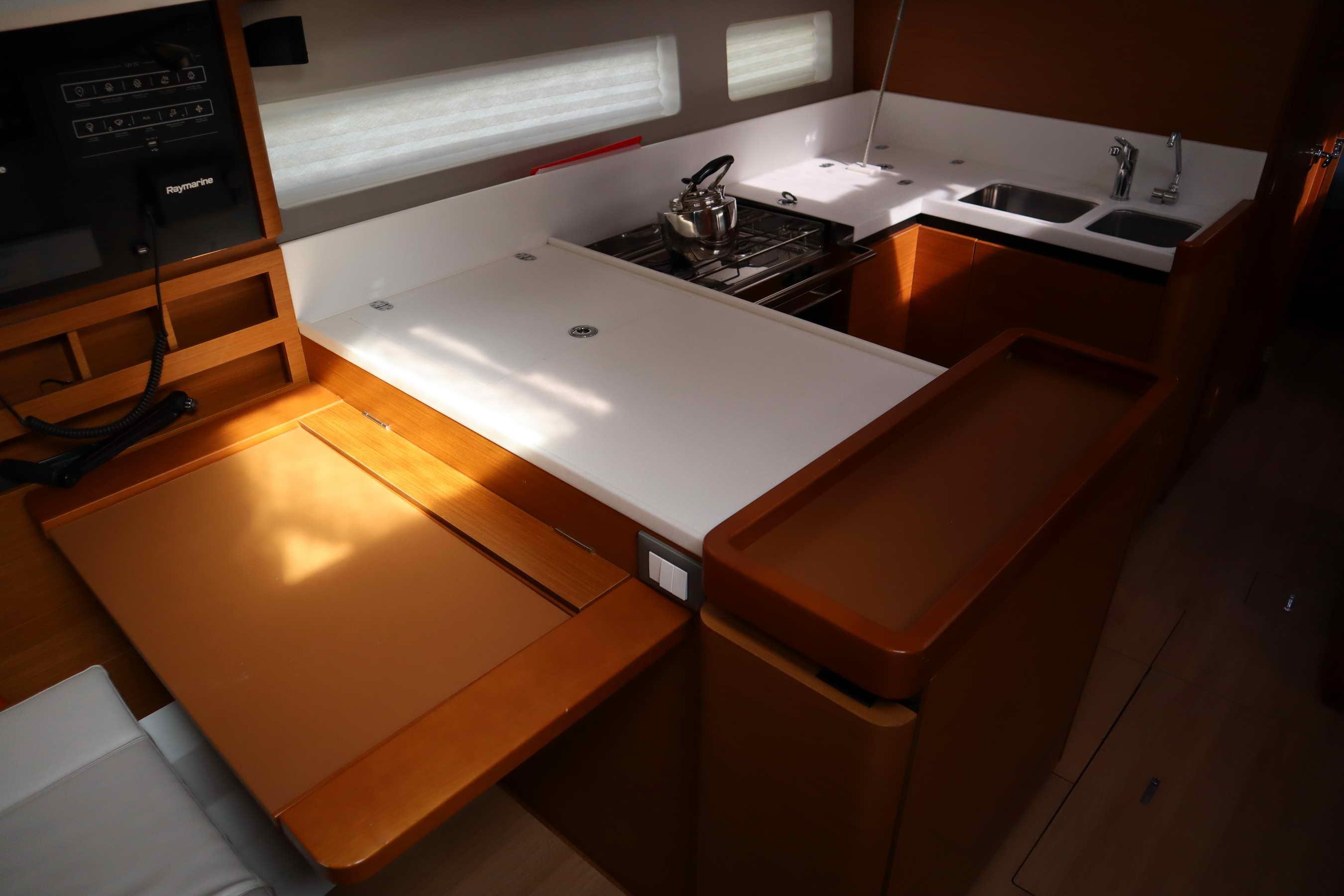 Sun Odyssey 440 - 4 cab., picture 7