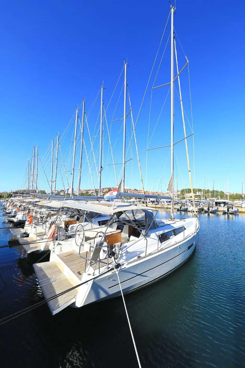 Dufour 382 GL, picture 5