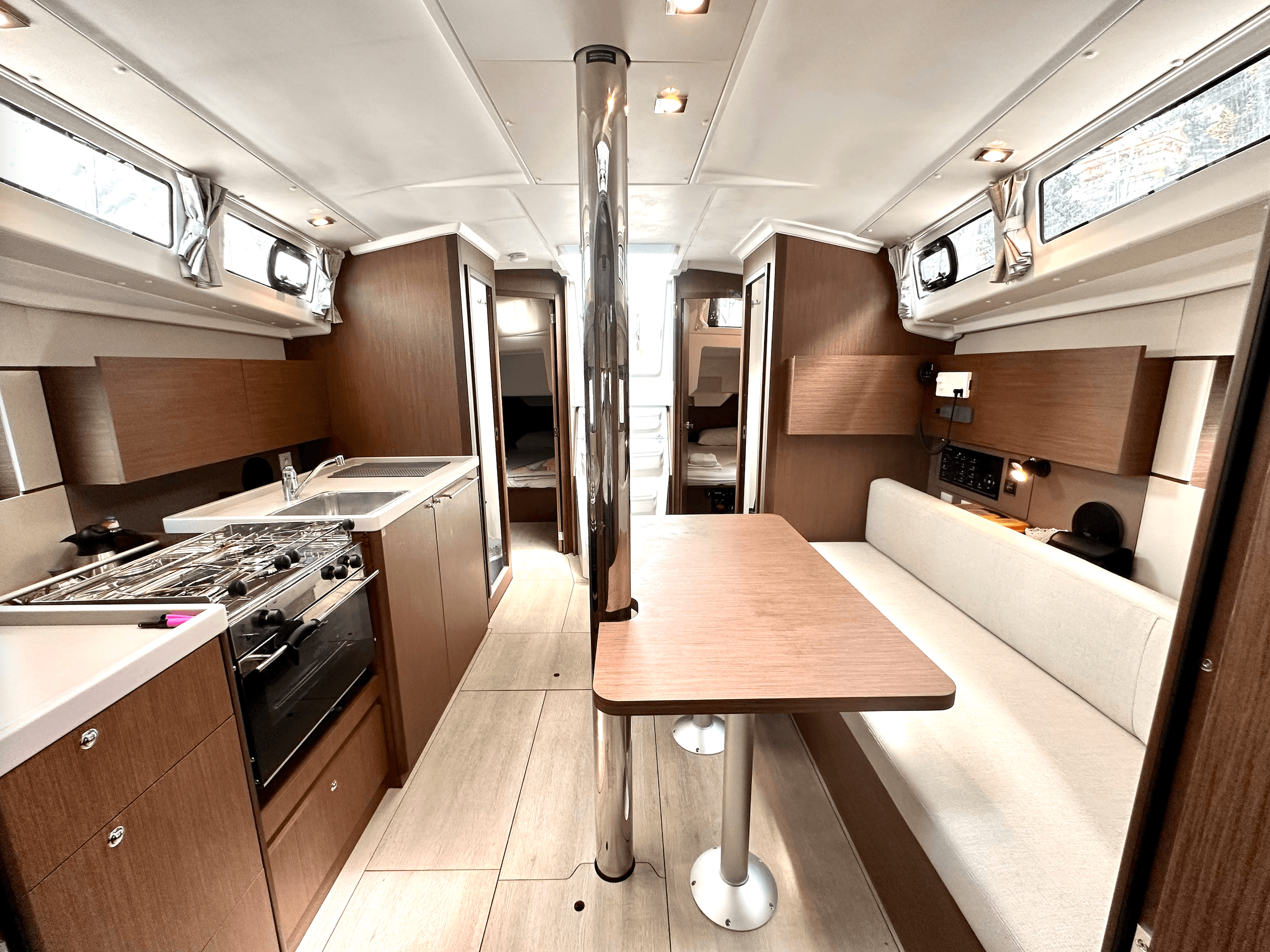 Oceanis 38.1, picture 13