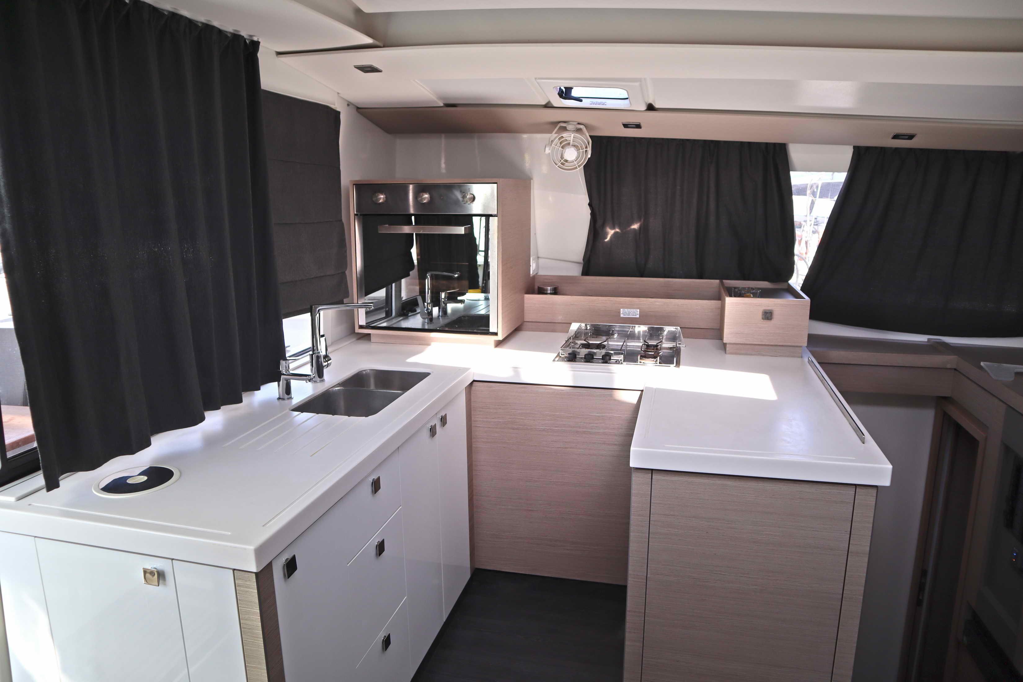 Fountaine Pajot Astrea 42 - 3 + 2 cab., picture 13