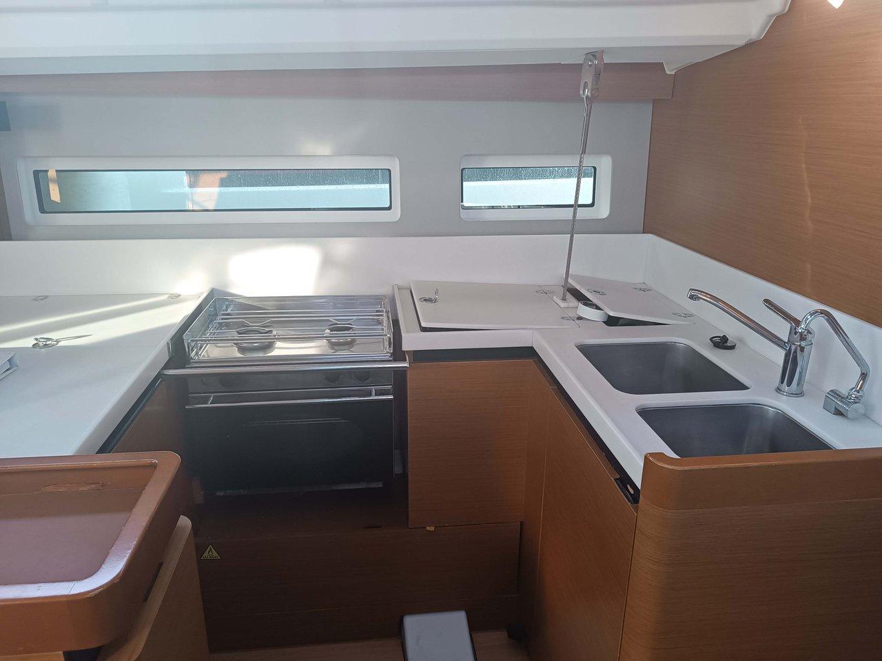 Sun Odyssey 440 - 4 cab., picture 16
