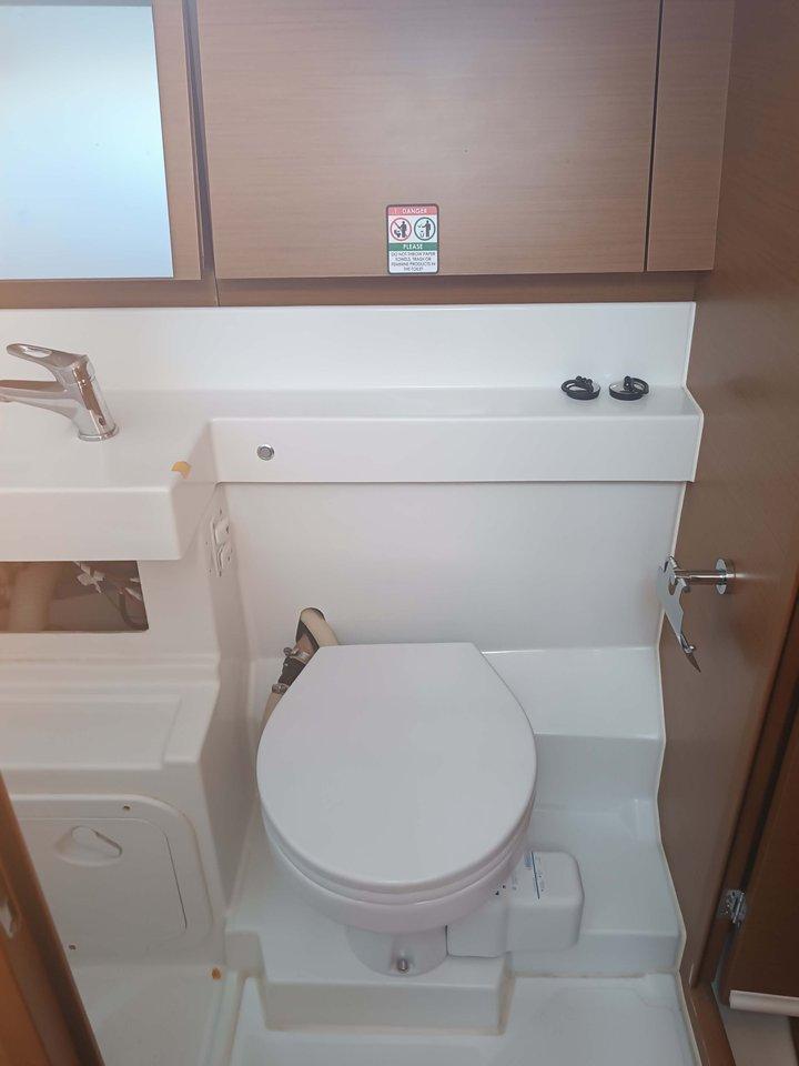 Sun Odyssey 440 - 4 cab., picture 30