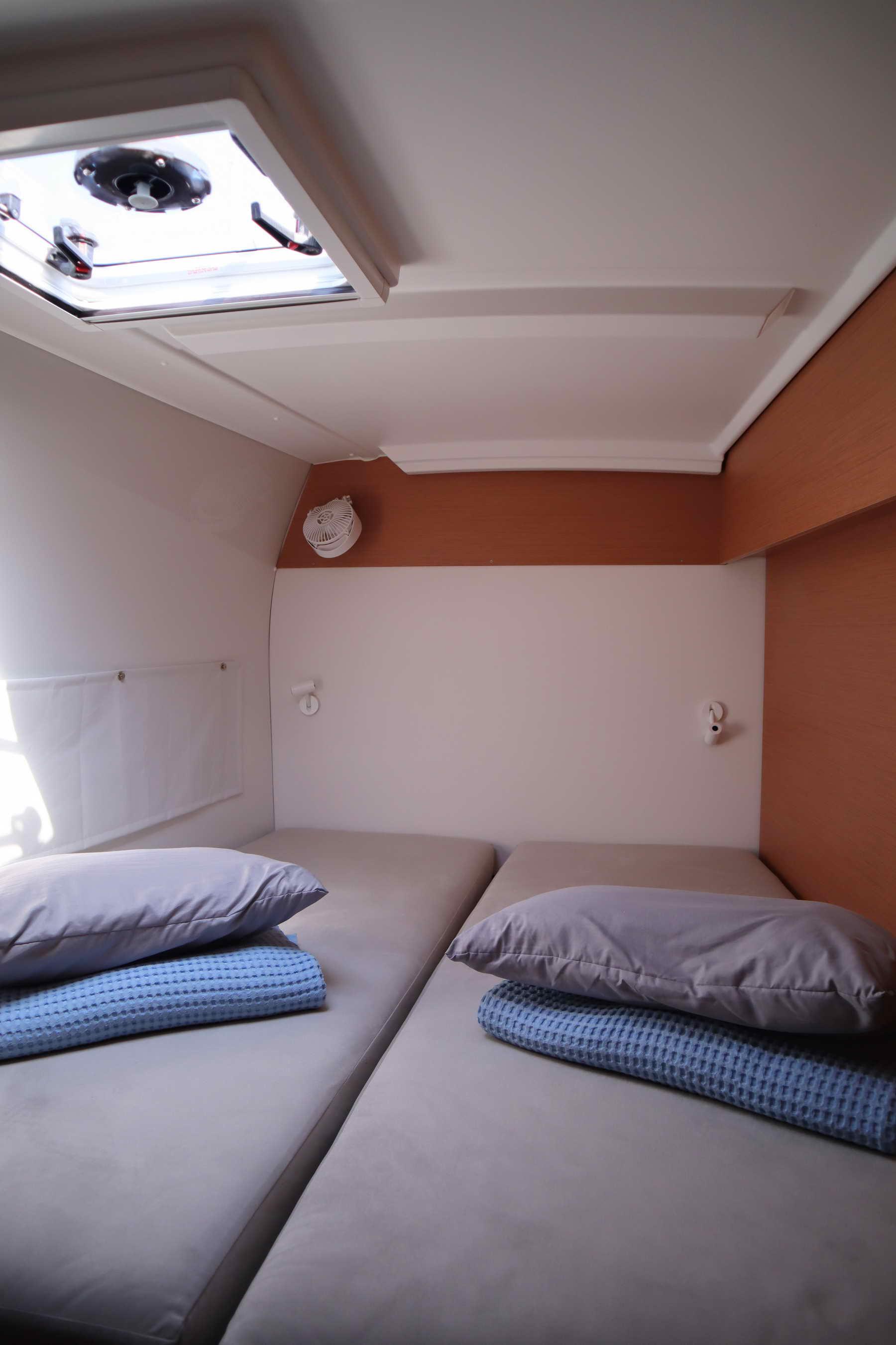 Excess 11 - 4 + 1 + 1 cab., picture 17