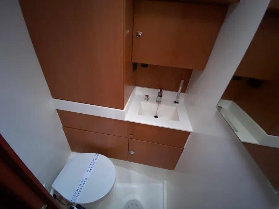 Bavaria C45 Holiday - 5 cab., picture 17