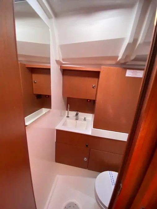 Bavaria C45 Holiday - 5 cab., picture 15