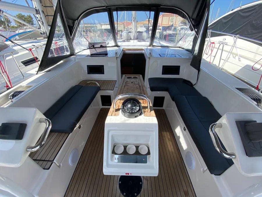 Bavaria C45 Holiday - 5 cab., picture 3