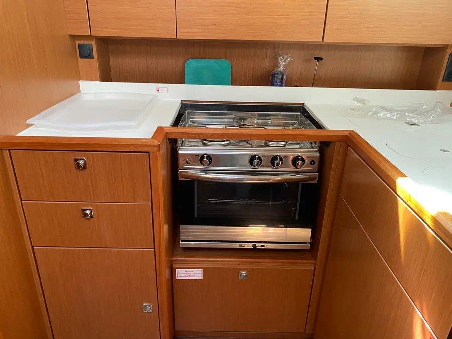 Bavaria C45 Holiday - 5 cab., picture 9