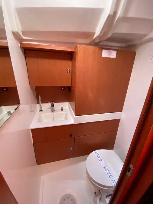 Bavaria C45 Holiday - 5 cab., picture 16