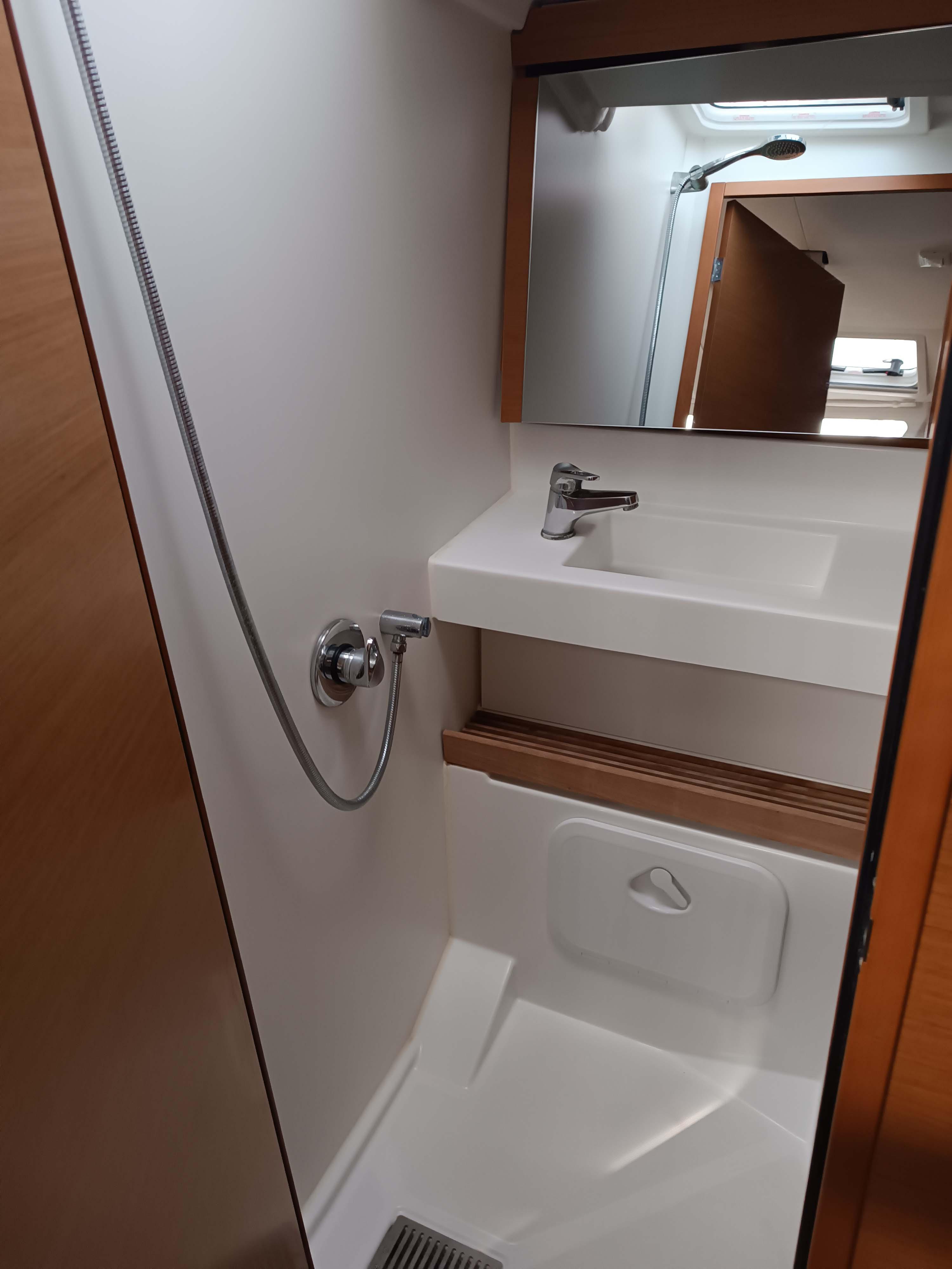 Sun Odyssey 440 - 4 cab., picture 22