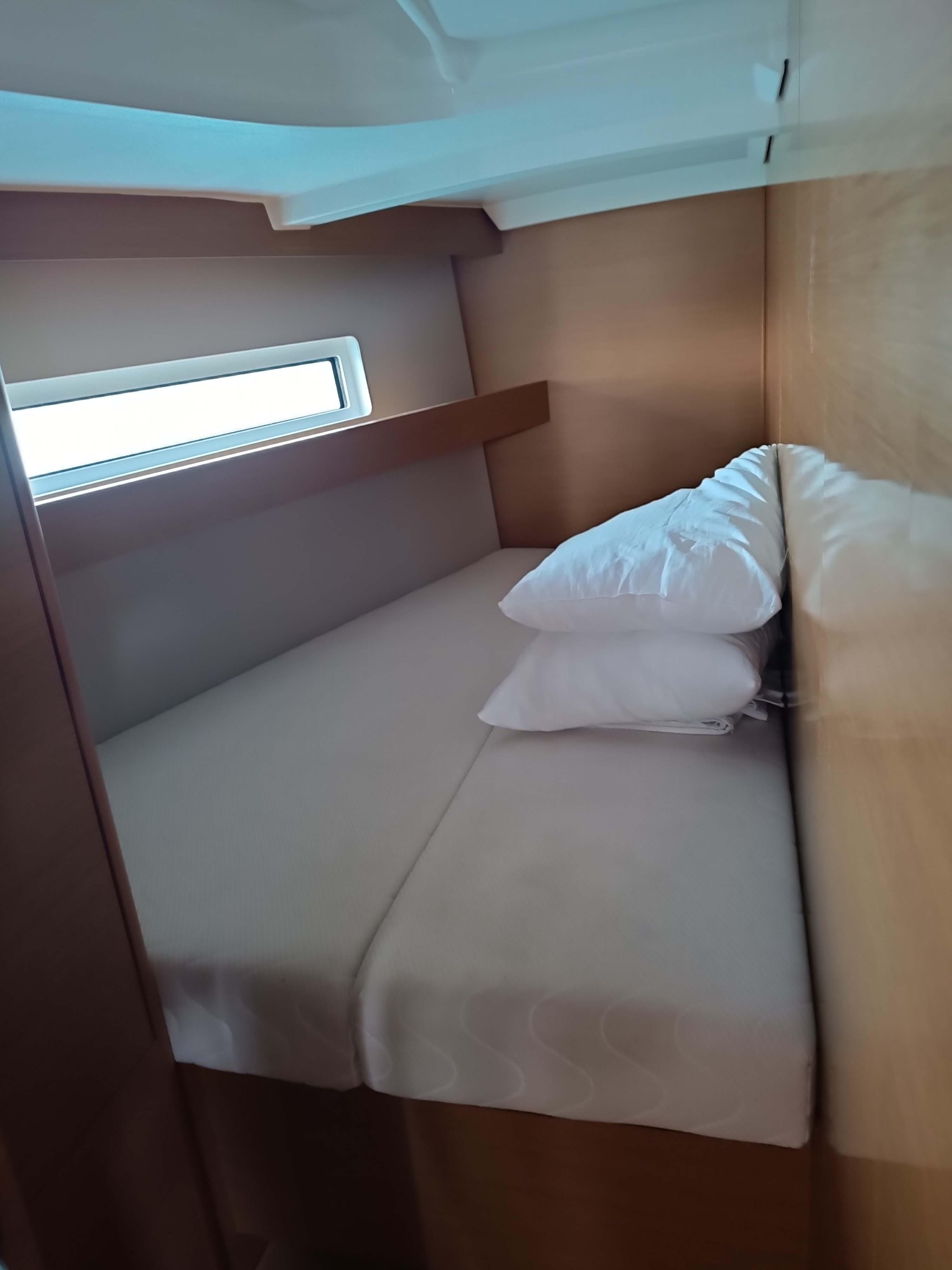 Sun Odyssey 440 - 4 cab., picture 20