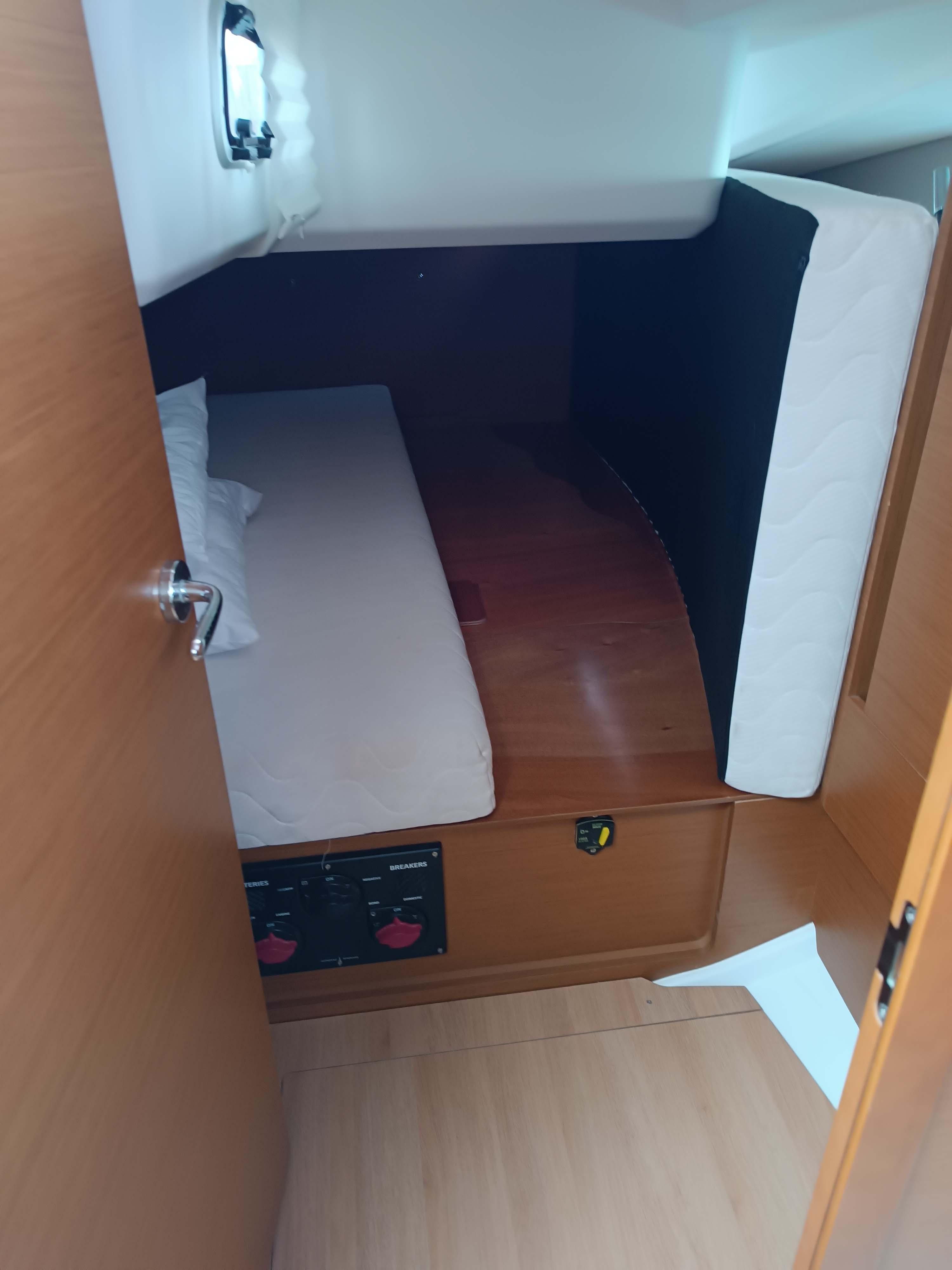 Sun Odyssey 440 - 4 cab., picture 16
