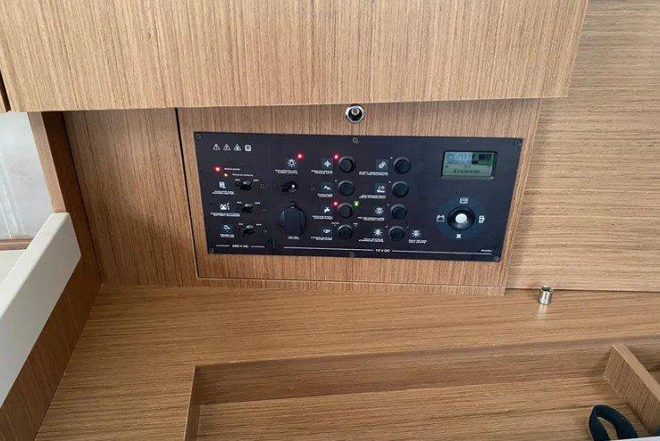 Oceanis 41.1, picture 13